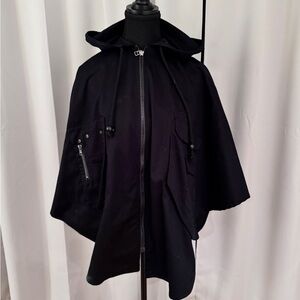 Marieeve Black Cape size OS